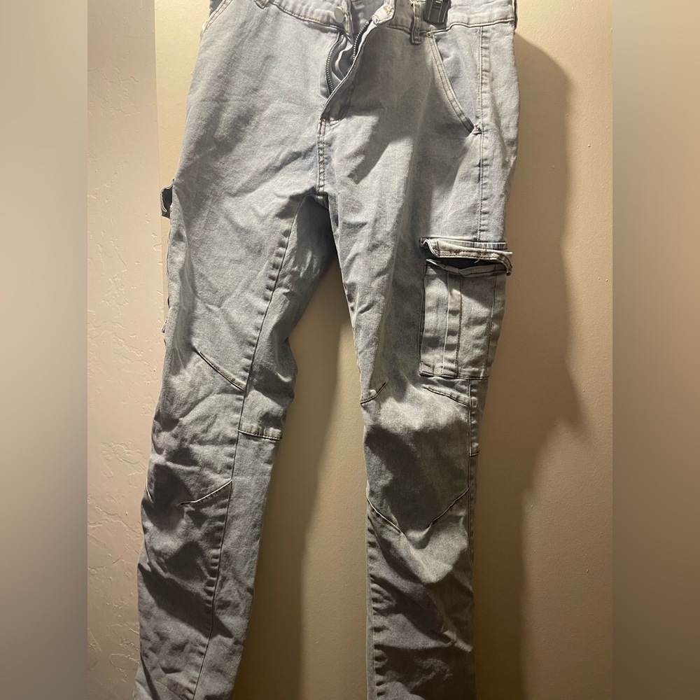 Men’s ripped jeans